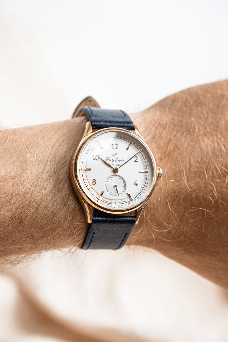 1968 Mechanical, Gold / White