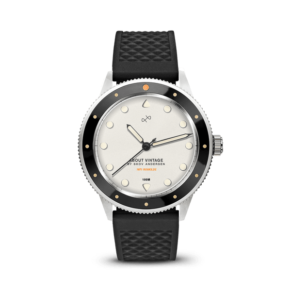 1971 Stagediver, Steel / Off White – 39mm