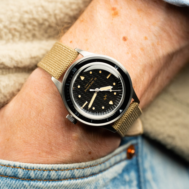 1956 Marine, Steel / Black